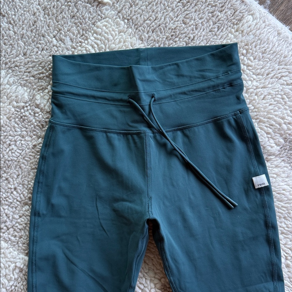 Vuori Daily Legging — Teal | Size Small | Excellent Condition - Worn 5 times!